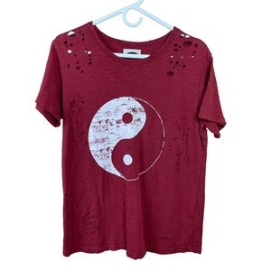 L.A. Hearts Distressed/Destroyed Yin-Yang Maroon T-Shirt Size Medium